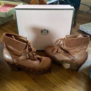 Vintage Juicy Couture leather lace up brown clog style booties.